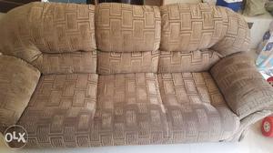 7 seater sofa set in very good conditon no any