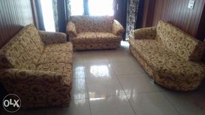 8 seater sofa set in brand new condition with