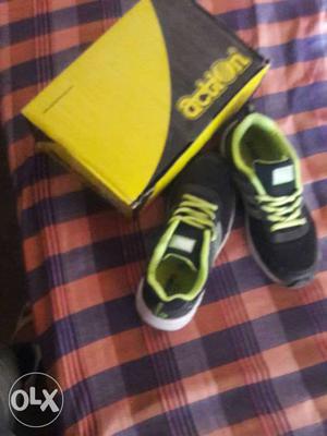 Action shoes size 7 untouch