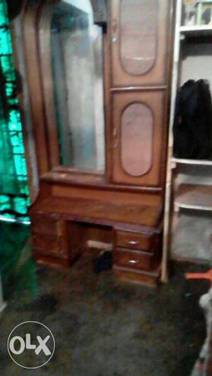 Brown Wooden Gentleman's Dresser