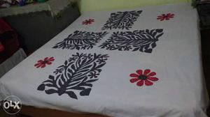 Double bed with box