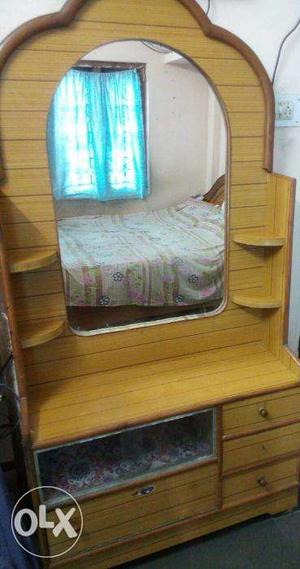 Dressing Table Good Condition for Sale