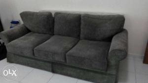 Excellent condition sofa set for sell available
