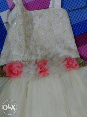Fairy white dress for baby girl age 2-3yrs(urgent sale)