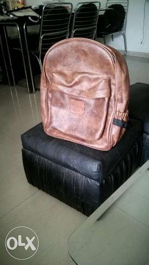 Leather backpack.beautiful and new Price nego.
