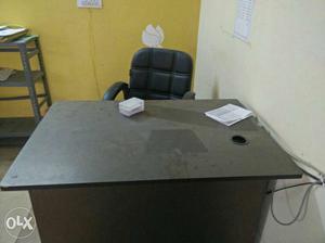 Office table with mini boss chair