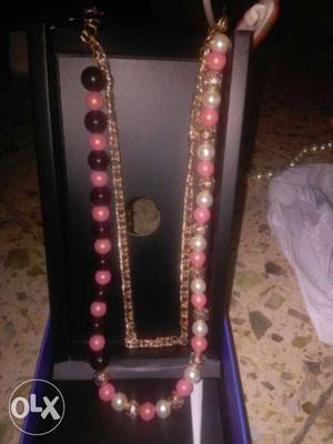 Pink, Gold, And White Pearl Necklcae