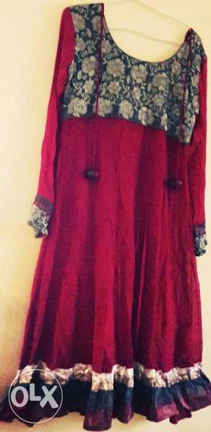 Red And Black Floral Scoop Neck Long Sleeves Maxi Dress