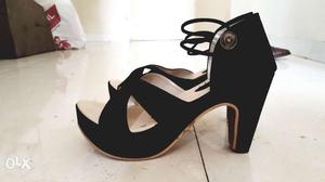 Trendy black heels, never used, size 8 wid