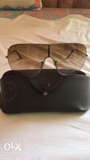 Use,d orignal raybans, excelent condition