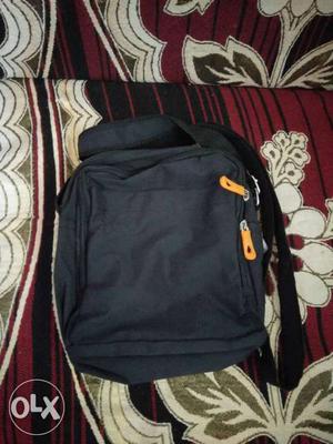 Very cool bag SIDE BAG in black color i have not