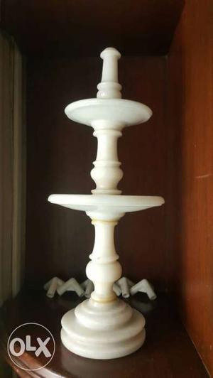 White marble fountain of 2ft height pure white