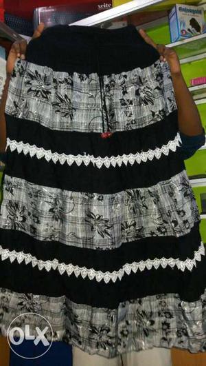 Women's White, Black And Gray Floral Skirt