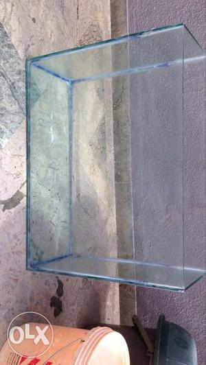 Fish tank 18x24x9 with top cover pabbles and filter new