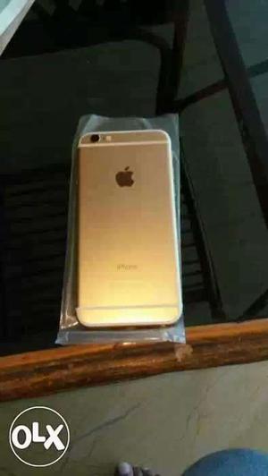 6 64 gb in good condition color gold