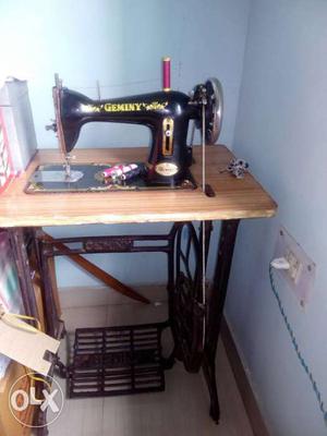 Black Geminy Manual Treadle Sewing Machine