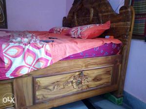 Box bed with mattres (saguan bed)