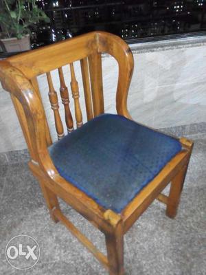 Excellent condition 4 Premium wooden chairs
