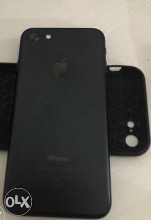 Iphone 7 32 gb with bill and box 7 month old