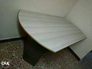 Office table for sale.new