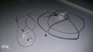 Orignal Unused Apple 6/6S Charger & Earplugs for