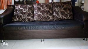 Want to sell sofa urgently.