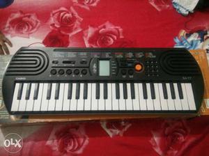 Black Casio Electronic Keyboard