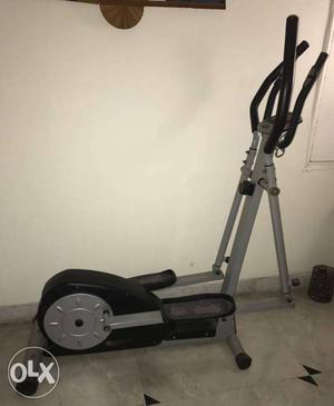 Cross trainer hardly used in perfect condition