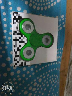 New figit spinner with bearings. anyone want pls