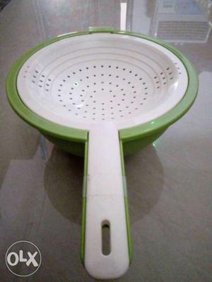 White And Green Collander