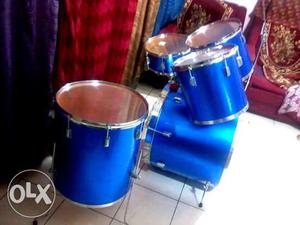 1 year old drum set with pearl screen