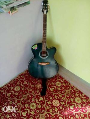 I want to sell my guitar with bag and belt at