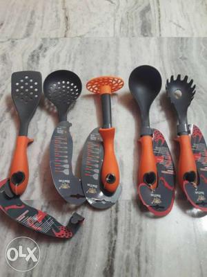 Itz a new pack of spatulas not used at all any