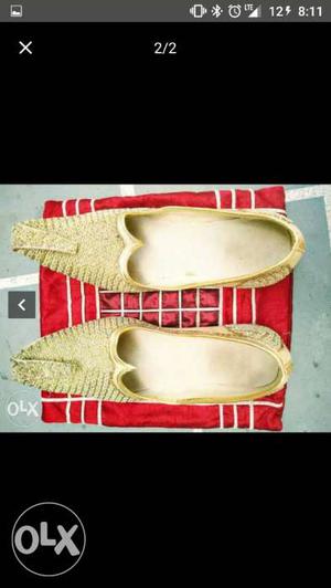 Pair Of Gold Slip-on Shoes Screenshot