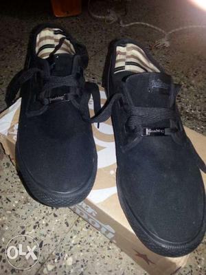 Paired Black Low Top Sneakers Brand New shoes Roadster brand
