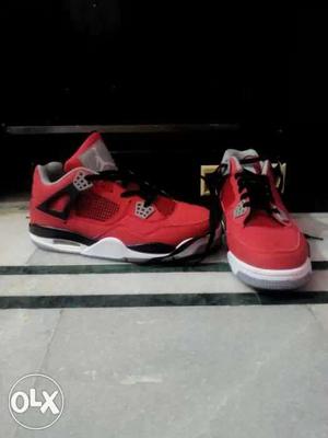 Red-white-and-black Air Jordan Retro 4 cool conditon with