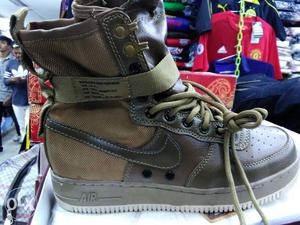Unpaired Brown And Black Nike Air Force 1 High