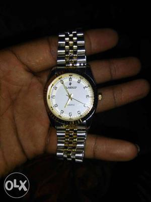 Watch for sale Saudi brand in box new watch very