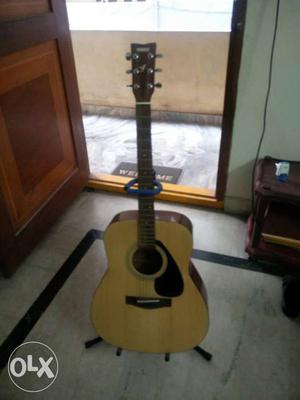 Yamaha F310 metallic strings acoustic guitar