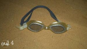 14. Swimming goggles (used)