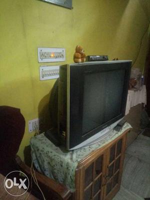25 inch Samsung TV in excellent condition