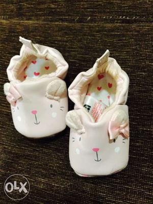 Baby's Gray And Pink Hear Print Shoes