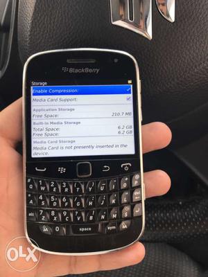 Blackberry bold 4 touch and type available only