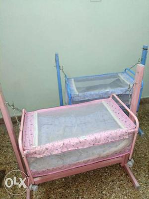 Cradle very good condition.. Pick up location