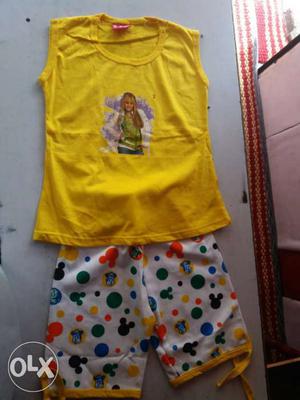 Girl's Yellow-and-white Sleeveless Top And Shorts