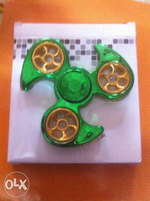 Green Fidget Tri-spinner