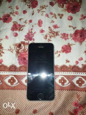 I-phone 5s 16GB with complete accessories... 8