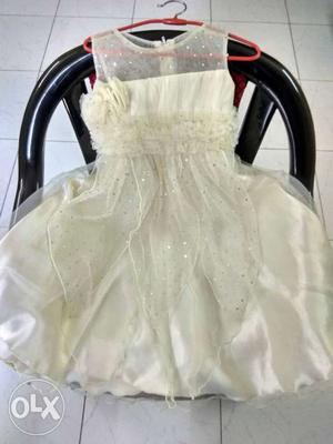 Princess dress for kids (7-8 yr girls) in great condition