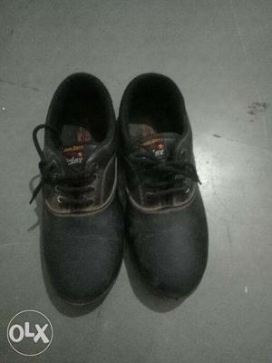 School boys shoes of todayschool Company of 9 no.