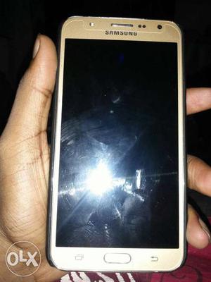 Sell or exchange Samsung j7 gold color With box